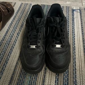 Black airforce 1’s